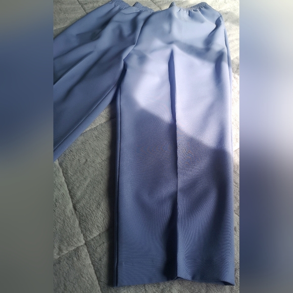 Light purple pants. Size 18 - Picture 2 of 11